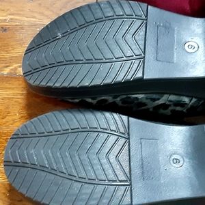 Nursing shoes